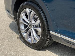 VOLKSWAGEN Passat Variant usata, con Specchietti laterali elettrici