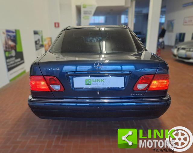 MERCEDES-BENZ E 200 usata, con Servosterzo