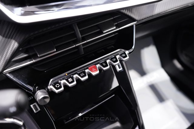 PEUGEOT 208 usata, con USB