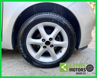 TOYOTA Yaris usata, con Sedile posteriore sdoppiato