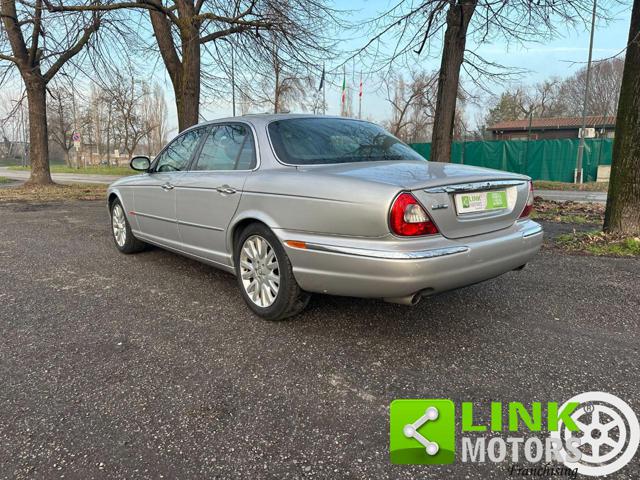 JAGUAR XJ usata, con Autoradio