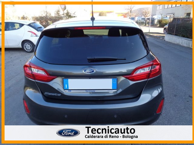 FORD Fiesta usata, con Autoradio