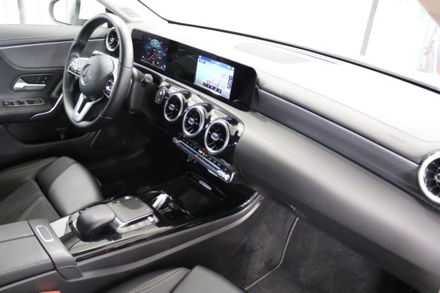 MERCEDES-BENZ CLA 200 usata, con Autoradio digitale