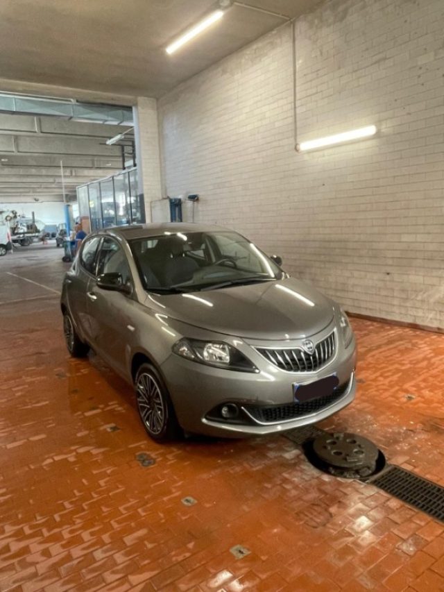 LANCIA Ypsilon usata, con USB