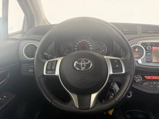 TOYOTA Yaris usata 8