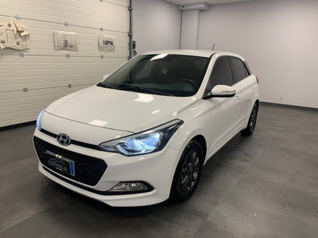 HYUNDAI i20 usata, con Airbag laterali