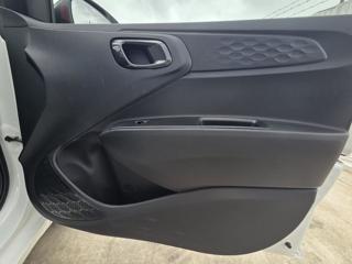 HYUNDAI i10 usata, con Park Distance Control