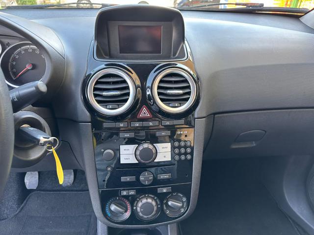 OPEL Corsa usata, con Volante in pelle
