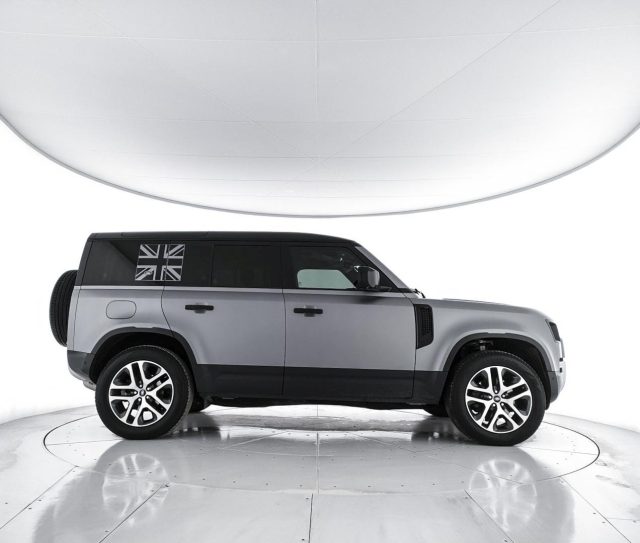 LAND ROVER Defender usata 5