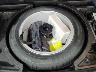 SKODA Karoq usata, con Sedile posteriore sdoppiato