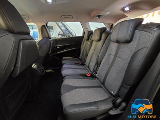 PEUGEOT 5008 usata, con Touch screen