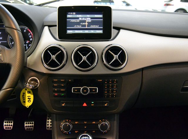 MERCEDES-BENZ B 180 usata, con Autoradio