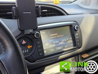 TOYOTA Yaris usata, con Autoradio digitale