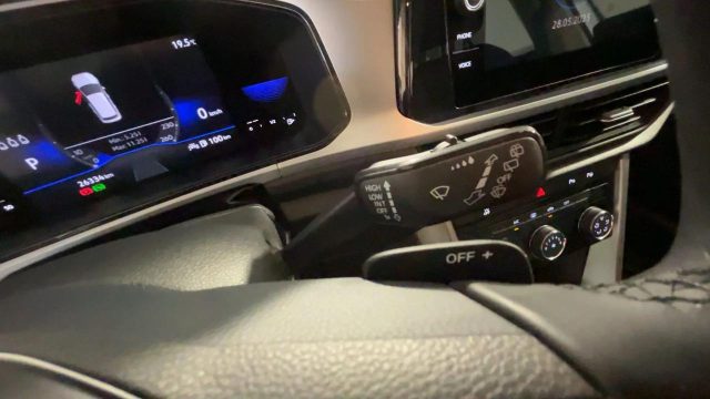 VOLKSWAGEN T-Roc usata, con Touch screen