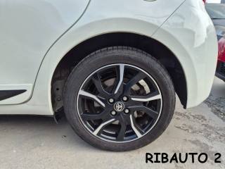 TOYOTA Yaris usata, con Autoradio
