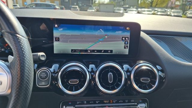 MERCEDES-BENZ GLA 200 usata, con Touch screen