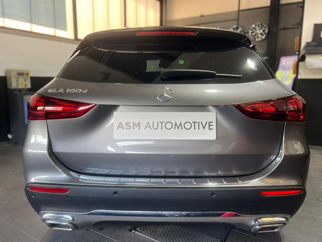 MERCEDES-BENZ GLA 180 usata, con Alzacristalli elettrici
