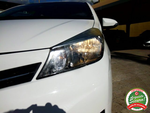 TOYOTA Yaris usata 29