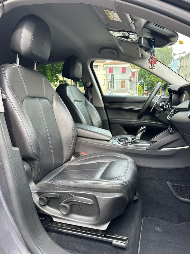 ALFA ROMEO Stelvio usata, con Leve al volante