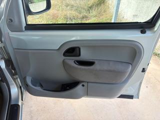 RENAULT Kangoo usata 27