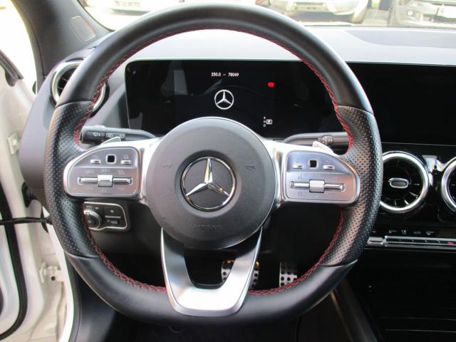 MERCEDES-BENZ GLA 200 usata, con Autoradio digitale