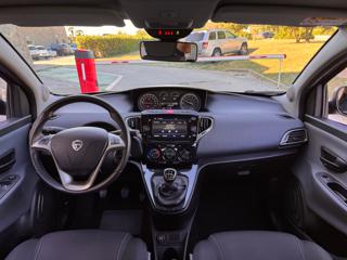 LANCIA Ypsilon usata, con Fendinebbia
