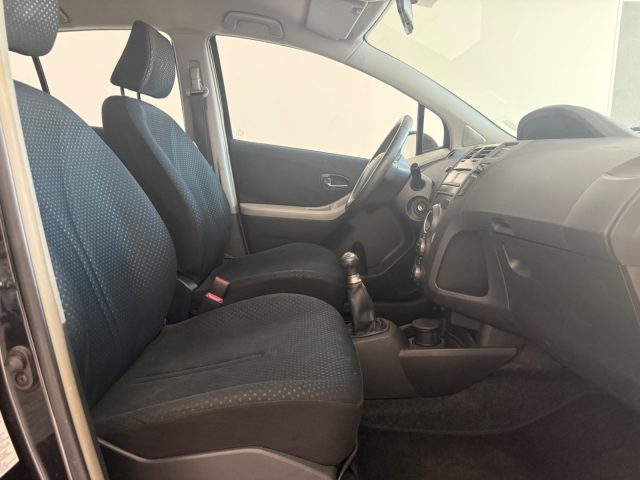 TOYOTA Yaris usata 18