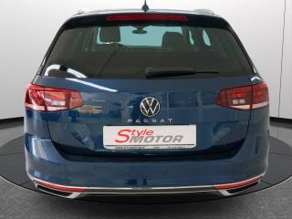 VOLKSWAGEN Passat Variant usata, con Portellone posteriore elettrico