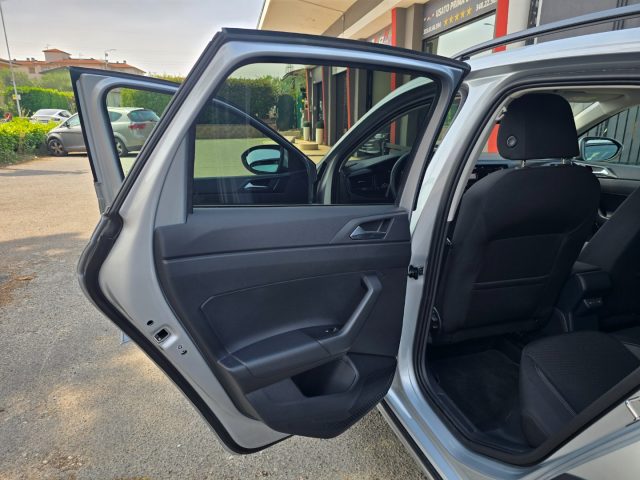 VOLKSWAGEN Taigo usata 101