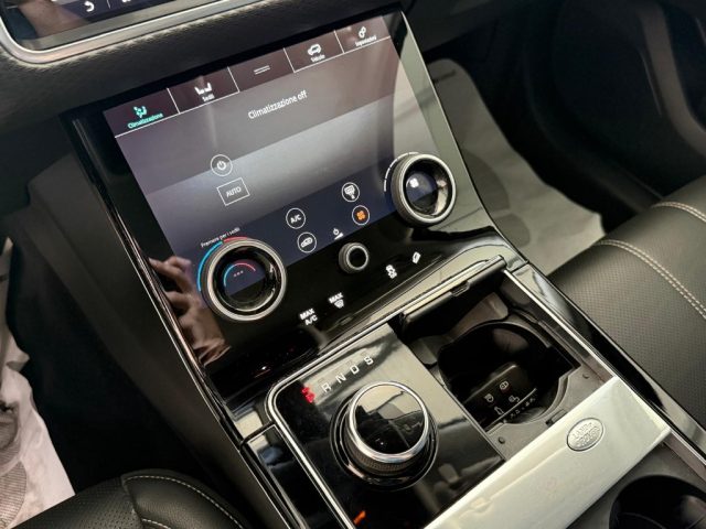 LAND ROVER Range Rover Velar usata, con Sistema di navigazione