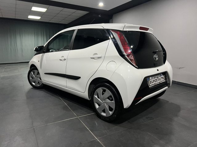 TOYOTA Aygo usata, con Autoradio