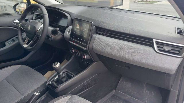 RENAULT Clio usata, con Autoradio