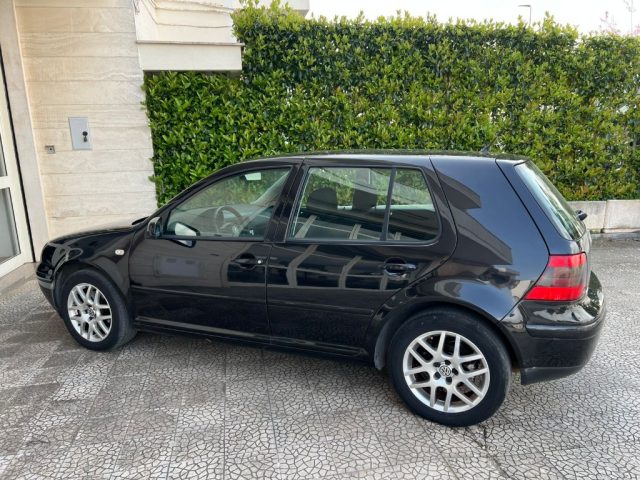 VOLKSWAGEN Golf usata, con Autoradio