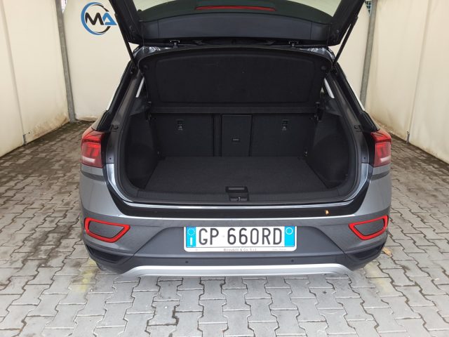 VOLKSWAGEN T-Roc usata, con USB