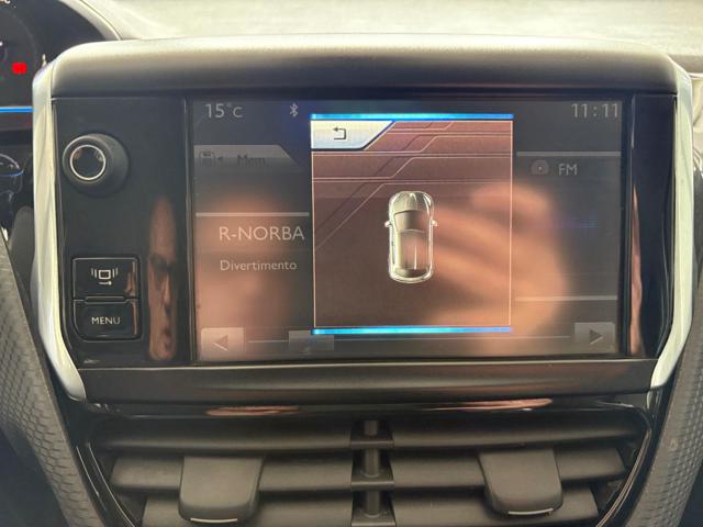 PEUGEOT 2008 usata, con Volante in pelle