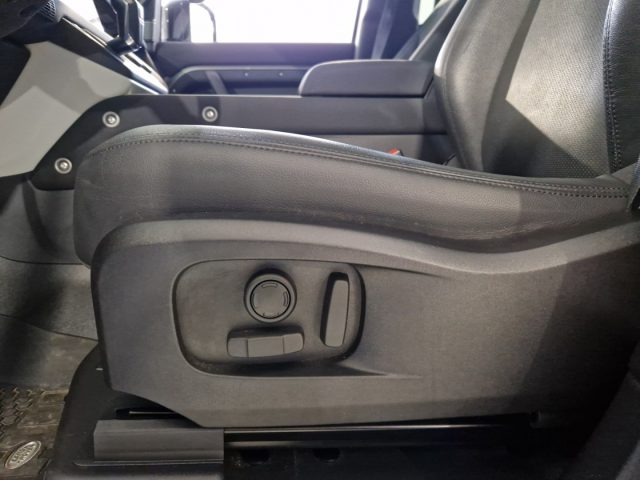 LAND ROVER Defender usata, con Sedile posteriore sdoppiato