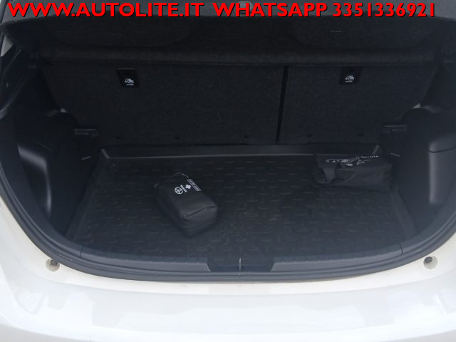 TOYOTA Yaris usata, con Volante multifunzione
