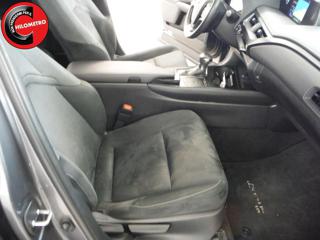 LEXUS UX 250h usata, con Autoradio