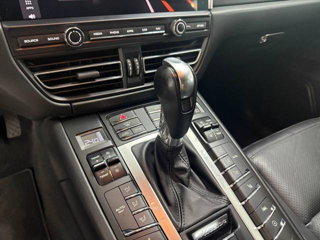 PORSCHE Macan usata, con Park Distance Control