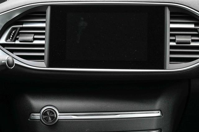 PEUGEOT 308 usata, con Volante in pelle