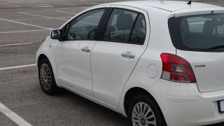 TOYOTA Yaris usata 31