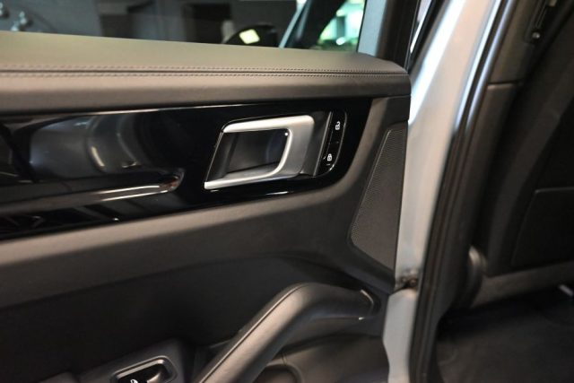 PORSCHE Cayenne usata 156