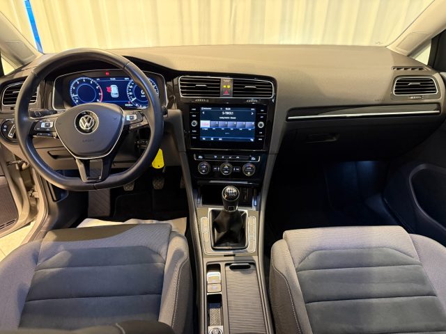 VOLKSWAGEN Golf usata, con Autoradio