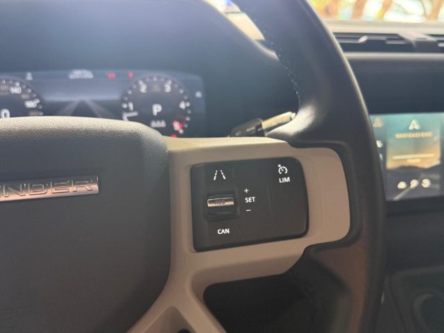 LAND ROVER Defender usata, con Autoradio digitale