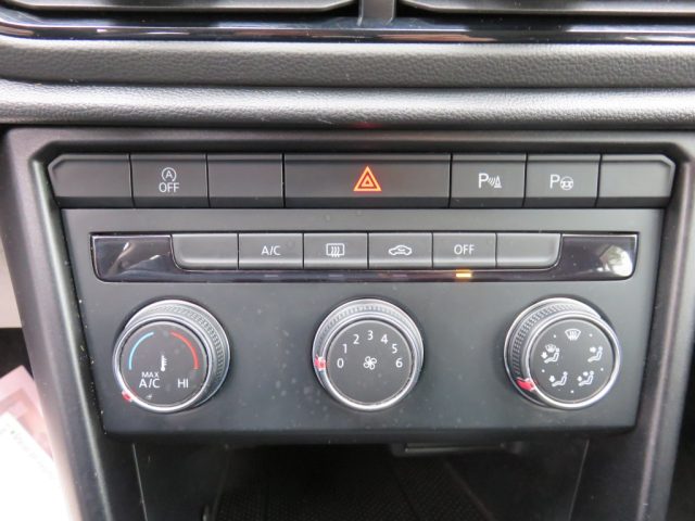 VOLKSWAGEN T-Roc usata, con Controllo automatico clima
