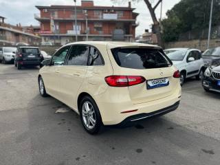 MERCEDES-BENZ B 180 usata, con Autoradio