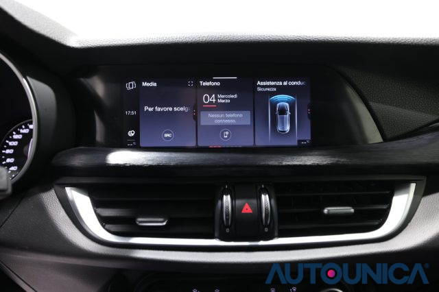 ALFA ROMEO Stelvio usata, con Autoradio digitale