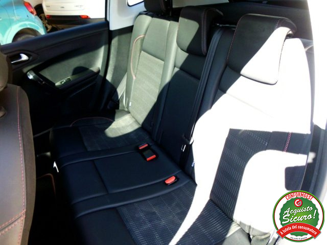 PEUGEOT 2008 usata, con Controllo trazione