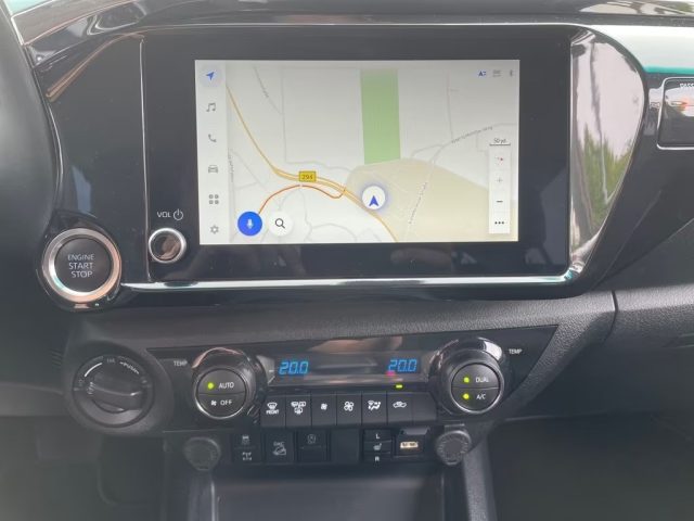 TOYOTA Hilux usata, con Park Distance Control