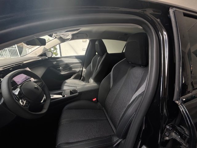 PEUGEOT 308 usata, con Sensori di parcheggio anteriori